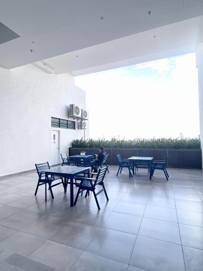 The Apple Residence & Suites Infinity Pool By Nestcove Malacca Bagian luar foto