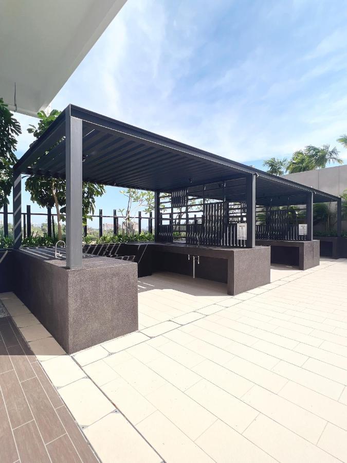The Apple Residence & Suites Infinity Pool By Nestcove Malacca Bagian luar foto